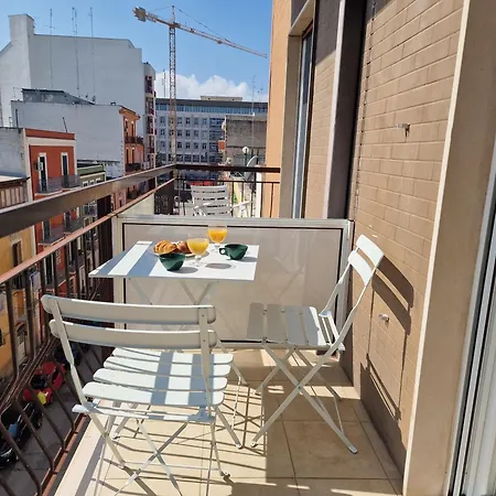 15 Min From Old Town & Train Station Wifi 5 Star 아파트 바리
