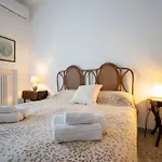 15 Min From Old Town & Train Station Wifi 5 Star