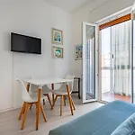 15 Min From Old Town & Train Station Wifi 5 Star * Bari
