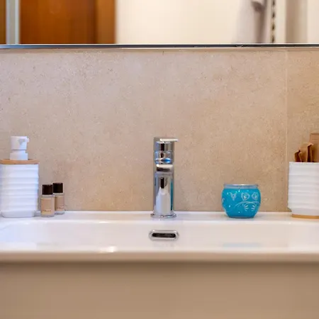 Lägenhet 15 Min From Old Town & Train Station Wifi 5 Star Bari