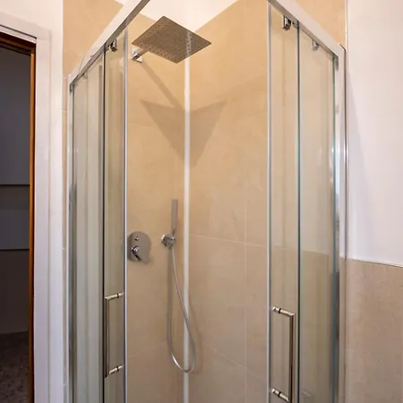 15 Min From Old Town & Train Station Wifi 5 Star *