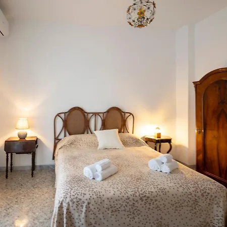 15 Min From Old Town & Train Station Wifi 5 Star 公寓