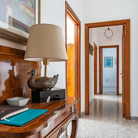 15 Min From Old Town & Train Station Wifi 5 Star * Bari