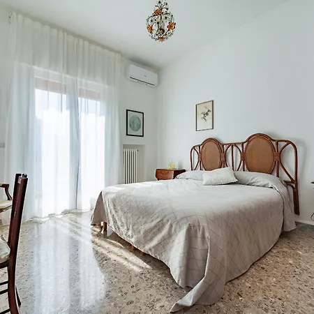 15 Min From Old Town & Train Station Wifi 5 Star *