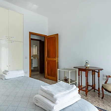 15 Min From Old Town & Train Station Wifi 5 Star Bari