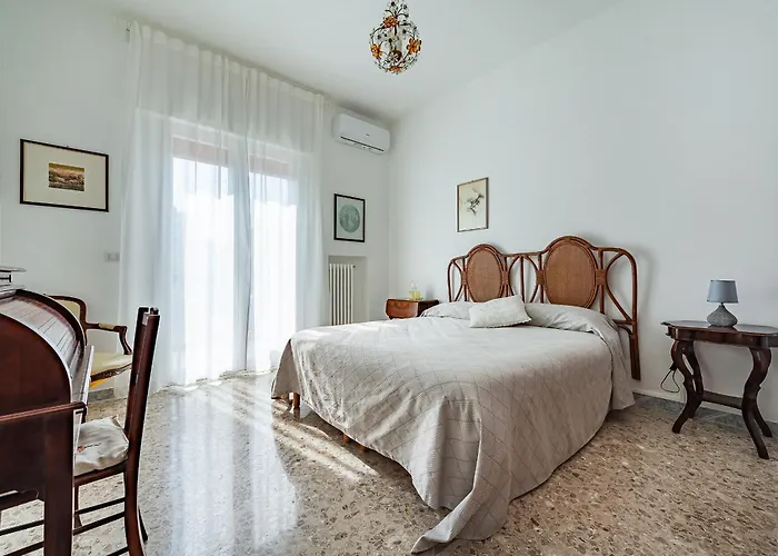 15 Min From Old Town & Train Station Wifi 5 Star *