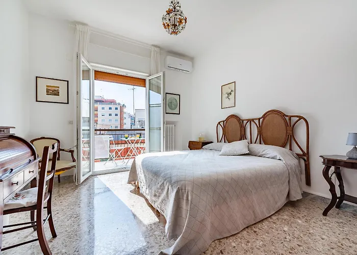 15 Min From Old Town & Train Station Wifi 5 Star *