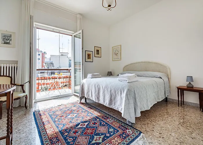 15 Min From Old Town & Train Station Wifi 5 Star Apartamento Bari