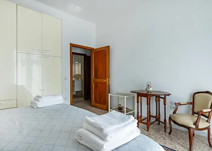 15 Min From Old Town & Train Station Wifi 5 Star Bari