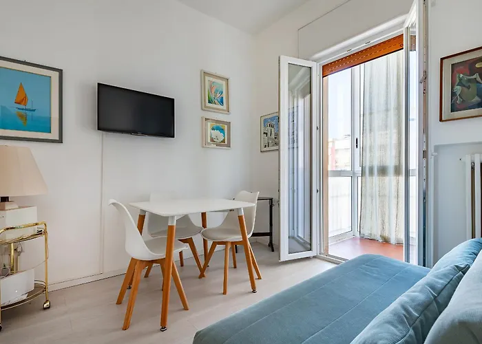 15 Min From Old Town & Train Station Wifi 5 Star * Bari